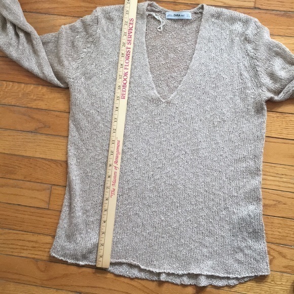 Zara Knit tan V neck sweater - Picture 8 of 9